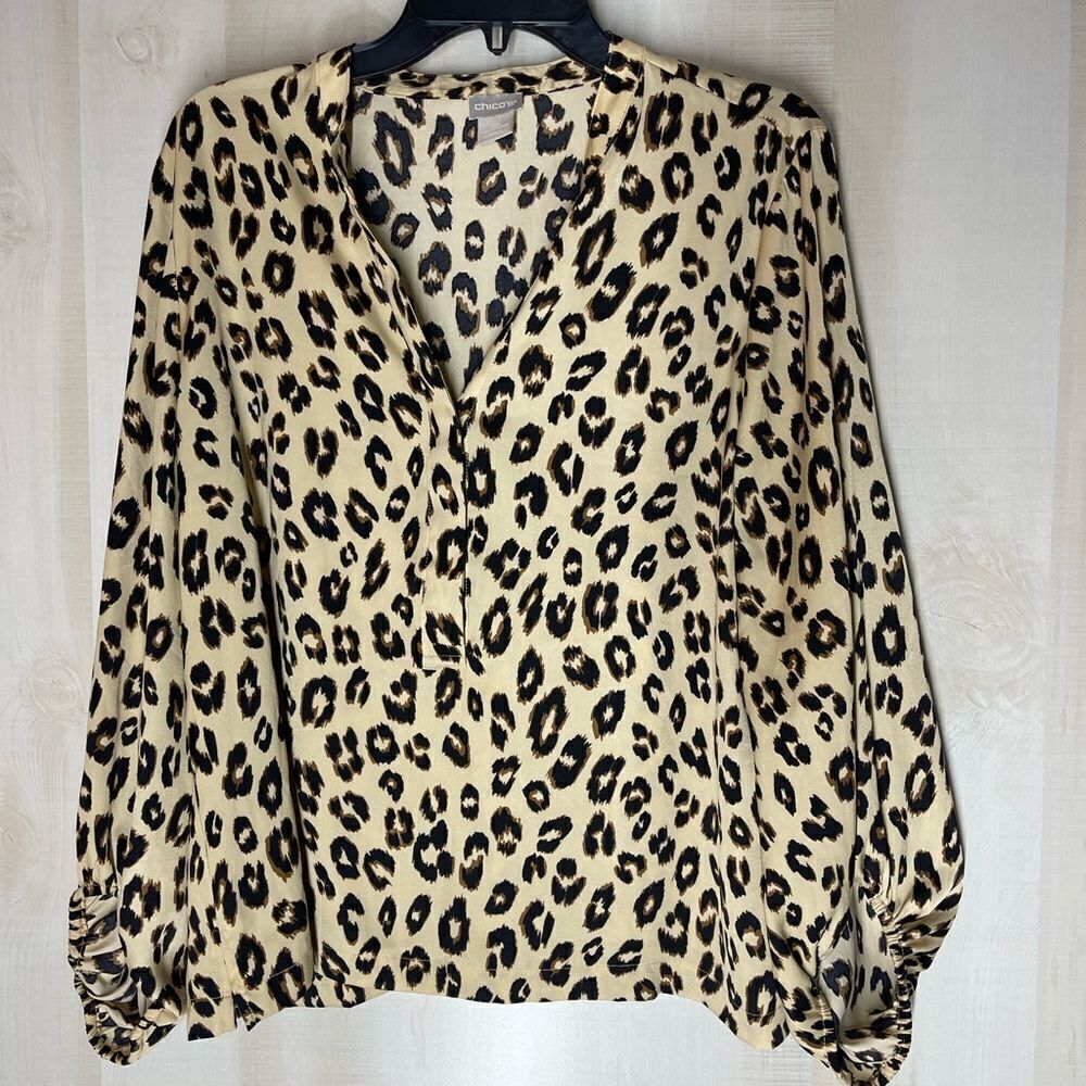Chico’s leopard‎ print top v neck, size Chico’s 2p size 12/14 petite